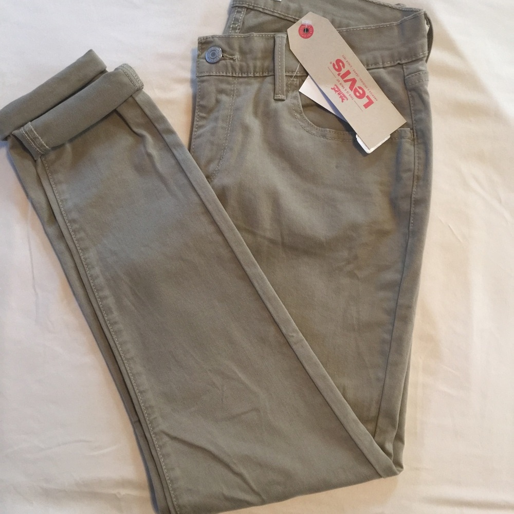 710 Levis Super Skinny Mid rise