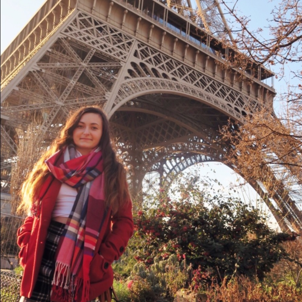 Meet your Posher, Julia