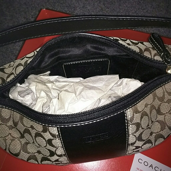 NWOT Small Coach signature handbag - Picture 3 of 10
