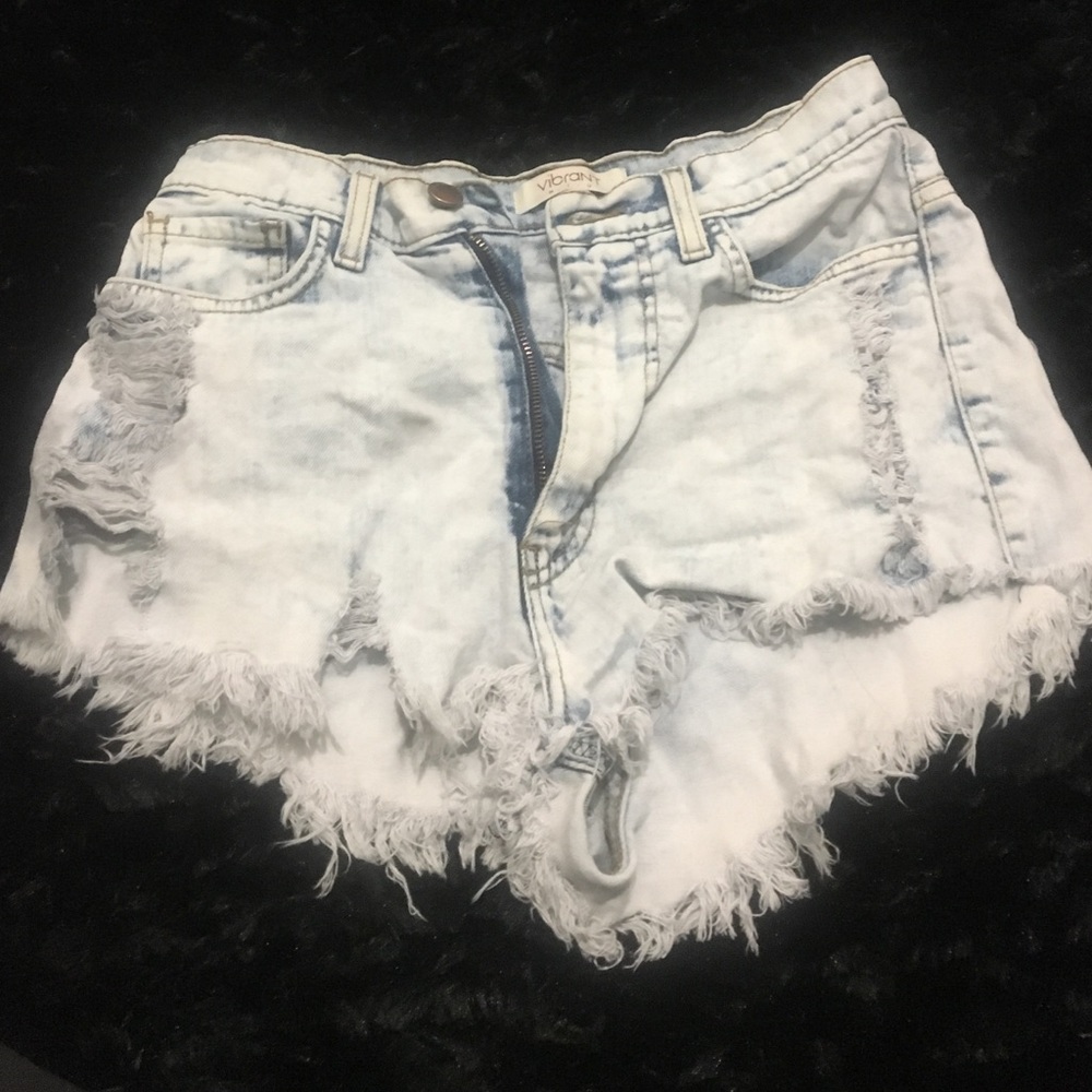 Cutoff high waist denim shorts