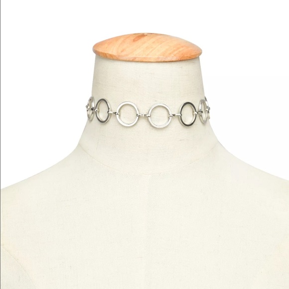 SALE❣️ New✨ Circle Chain Link Choker 😍✨ - Picture 4 of 5