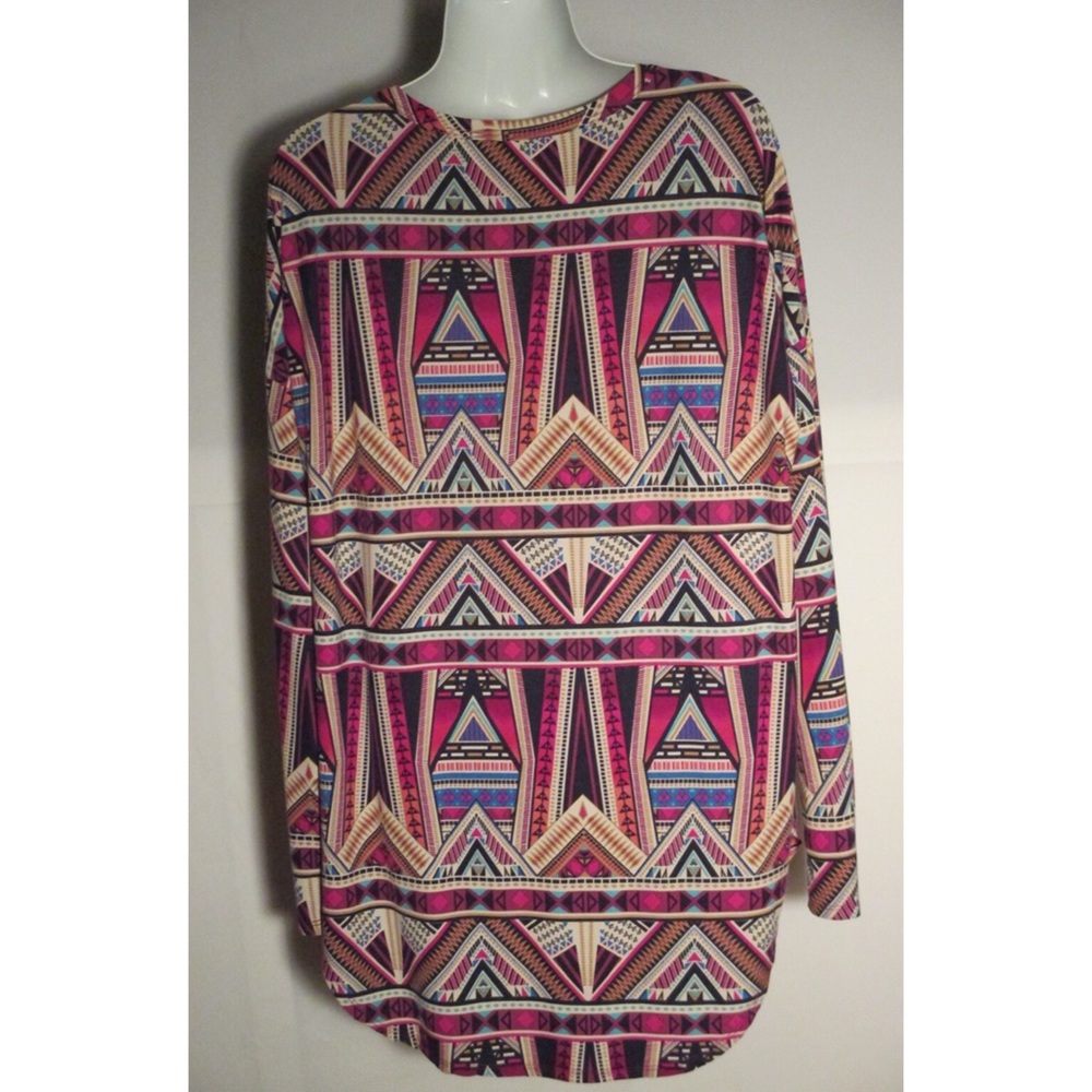 Long Sleeve Oversized Tunic Aztec Pattern - Picture 2 of 3
