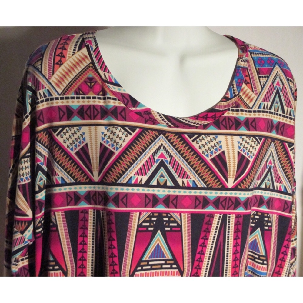 Long Sleeve Oversized Tunic Aztec Pattern - Picture 3 of 3