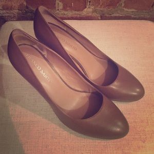 Tan/taupe size ten heels from Franco Sarto