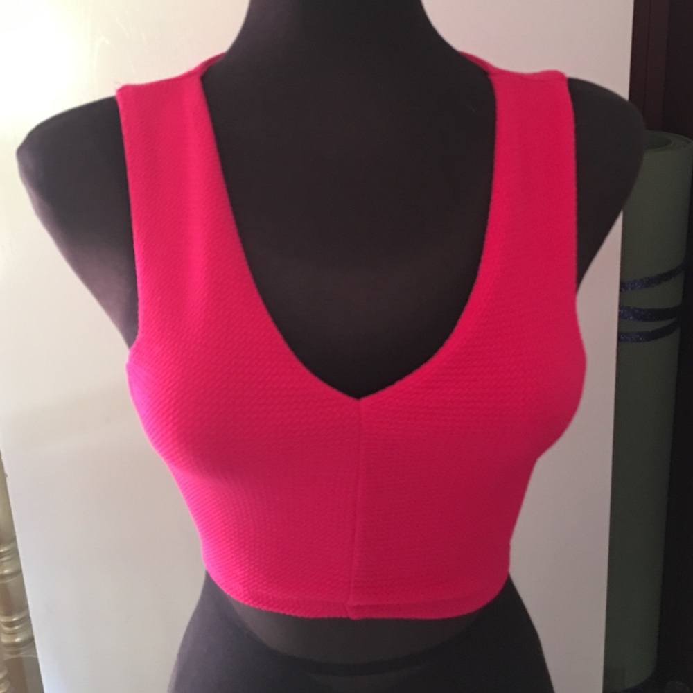 Pink crop top 💖