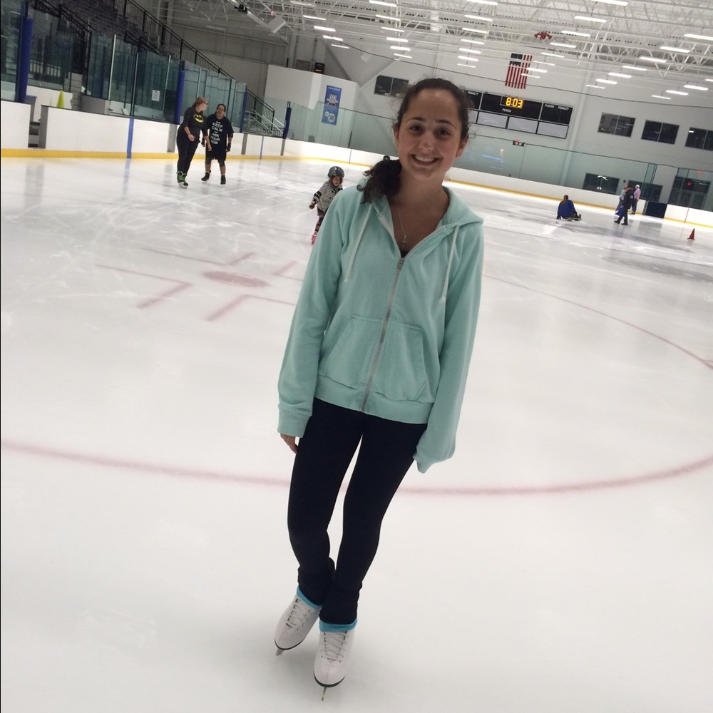 Meet your Posher, Efi