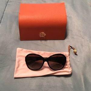 Tory Burch sunglasses NEVER WORN No scratches