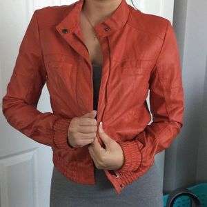 Beautiful burnt orange leather jacket! 🔥