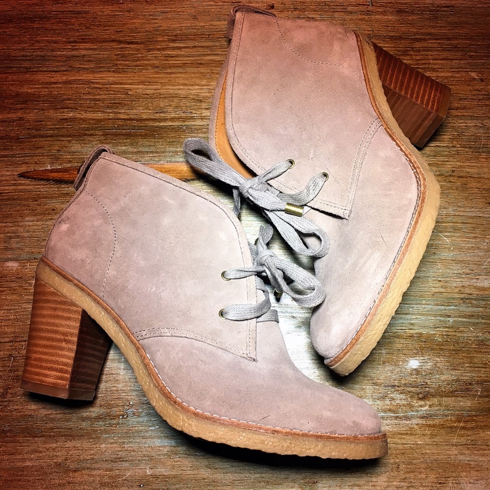 NWOB COACH Nikol Ankle Boot - Taupe - Size 6