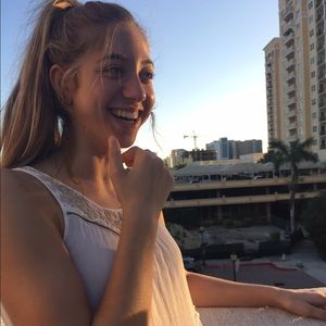 Meet your Posher, Alyssa