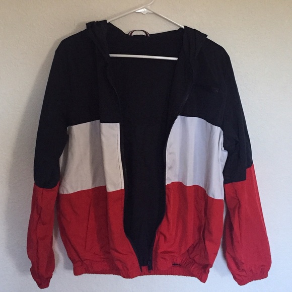 Brandy Melville Krissy windbreaker - Picture 2 of 4