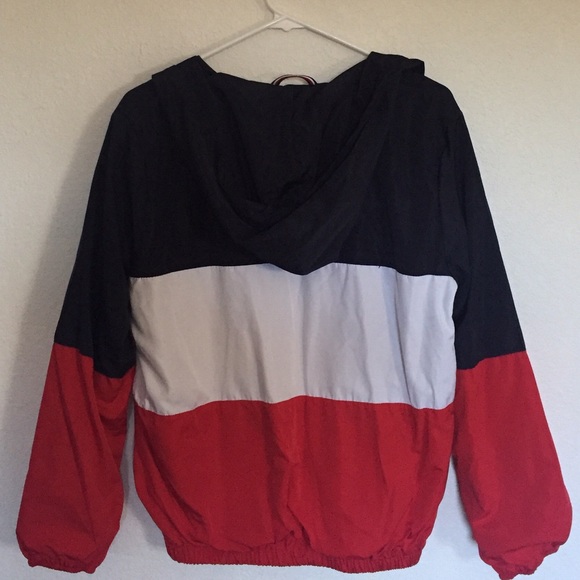 Brandy Melville Krissy windbreaker - Picture 3 of 4
