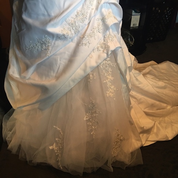 👗Beautiful Beaded Wedding Dress👰 - Picture 3 of 4