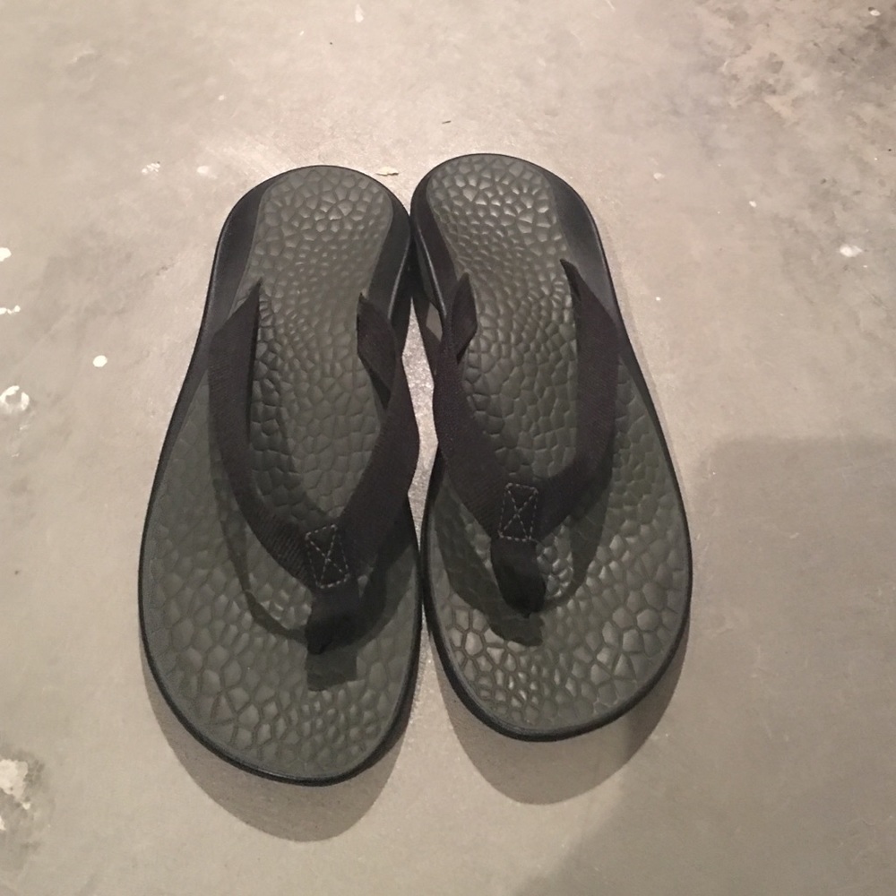 Chaco flip flops