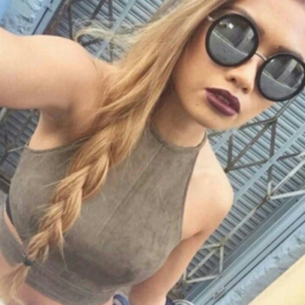 FINAL SALE! Summer Suede Cut-Out Halter Crop Top - Picture 2 of 6