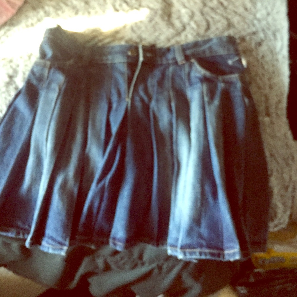 Burberry pleated jean skirt