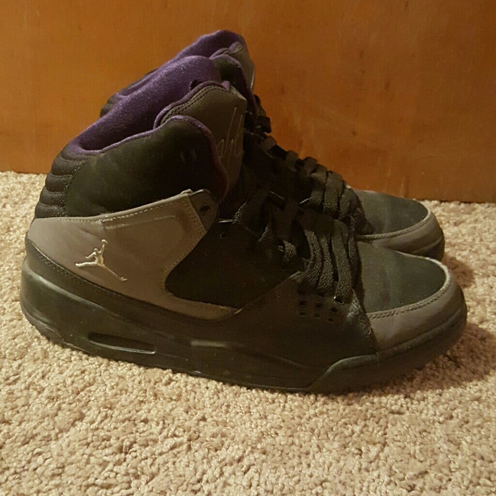 Men's Jordan's.