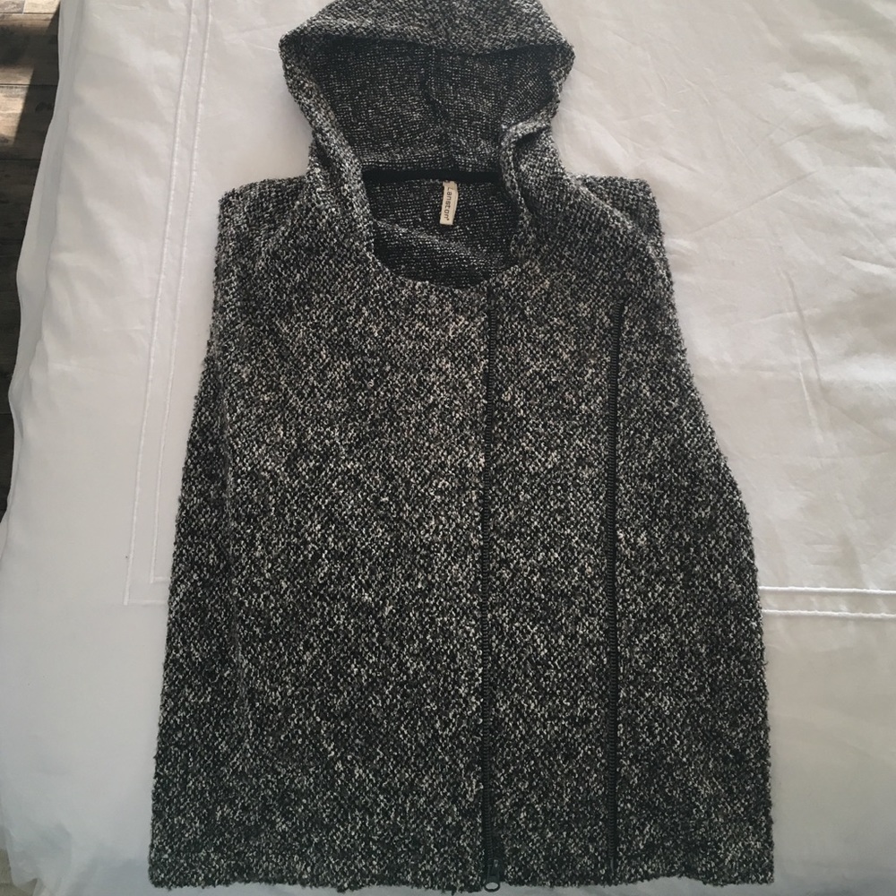 Lanston lightweight zip up hoodie vest. No trades.