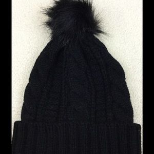 🛍NEW!!🛍 Beanie with Pom Pom