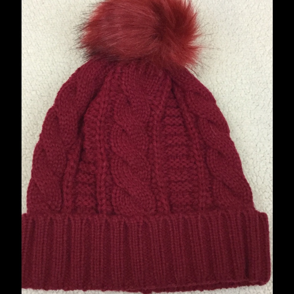 🛍NEW!!🛍 Beanie with Pom Pom