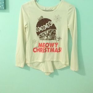 I'm selling a soft Christmas shirt