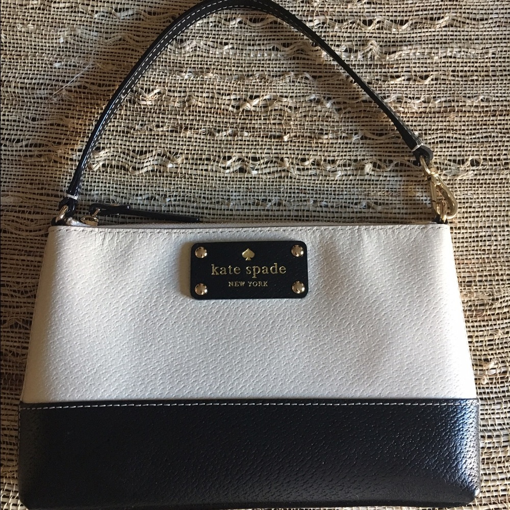 Kate Spade Wellesley wristlet