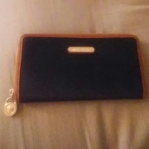 Micheal kors kempton wallet
