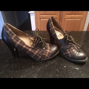 Mudd Brown Heels