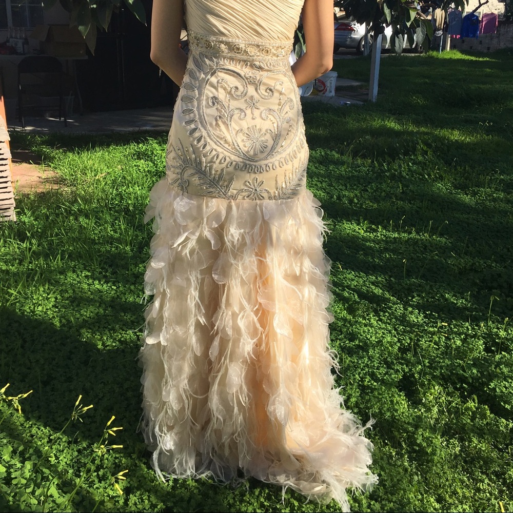 Dress - Picture 2 of 4