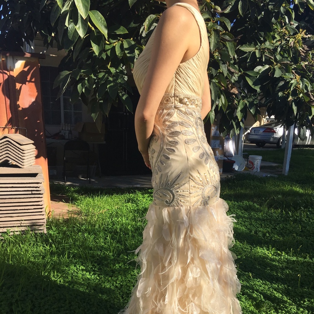 Dress - Picture 4 of 4