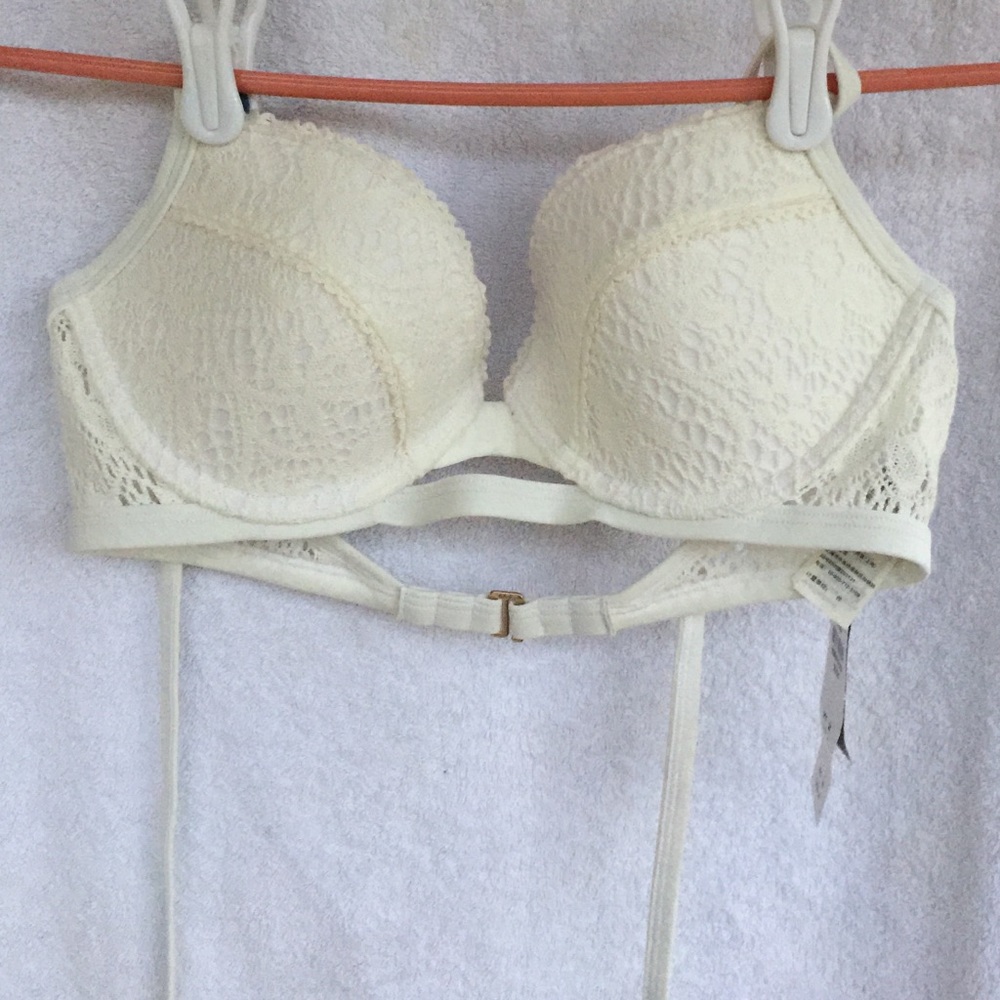Brand new bikini top!