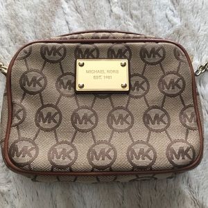 Michael Kors Jet Set Crossbody