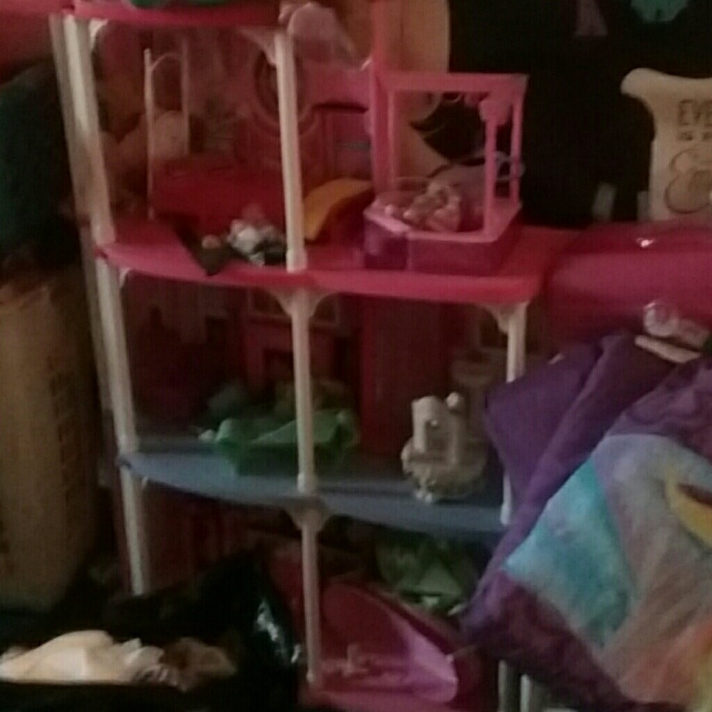 Old Barbie doll dream house