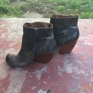 Korks heeled boots sz 11