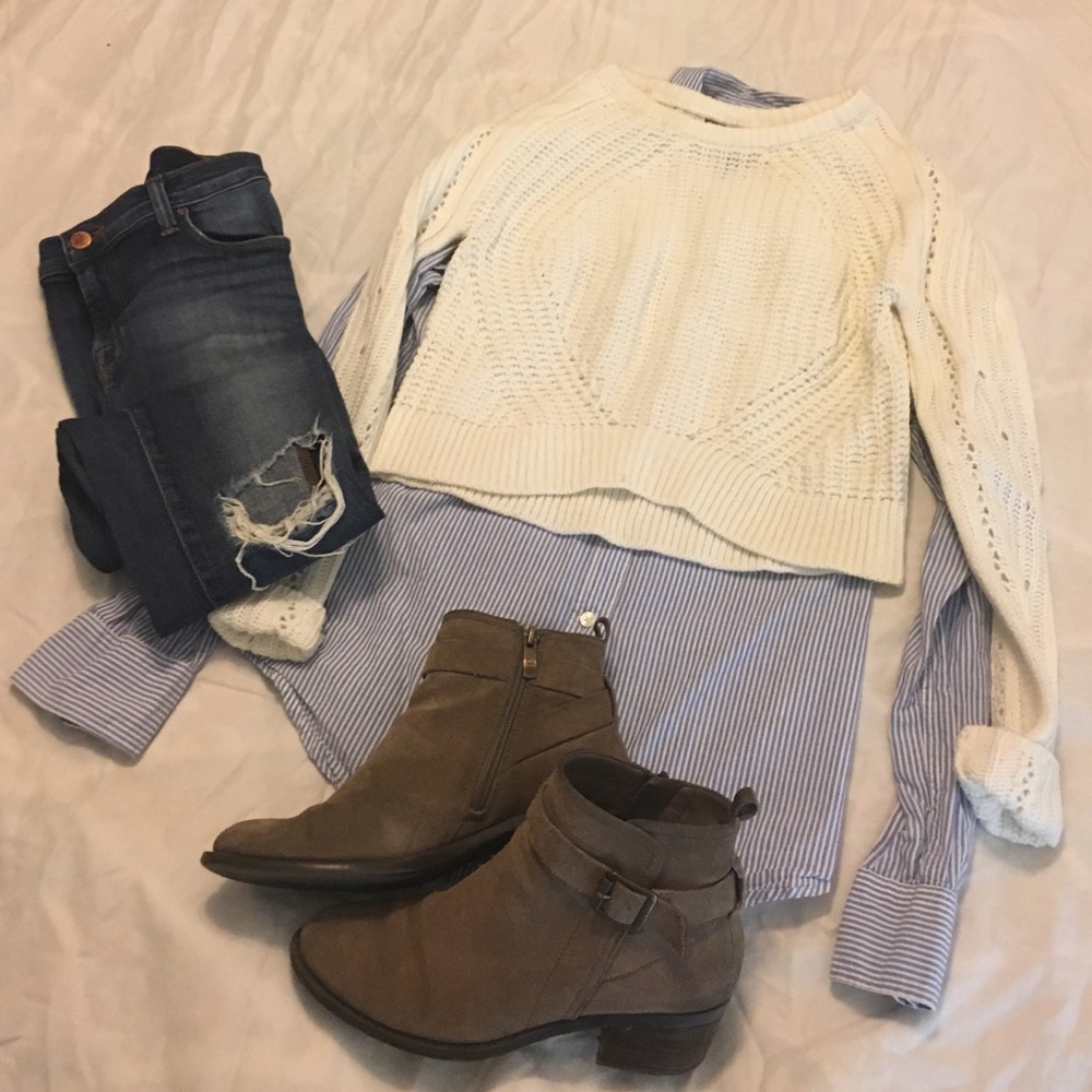 Cropped white sweater
