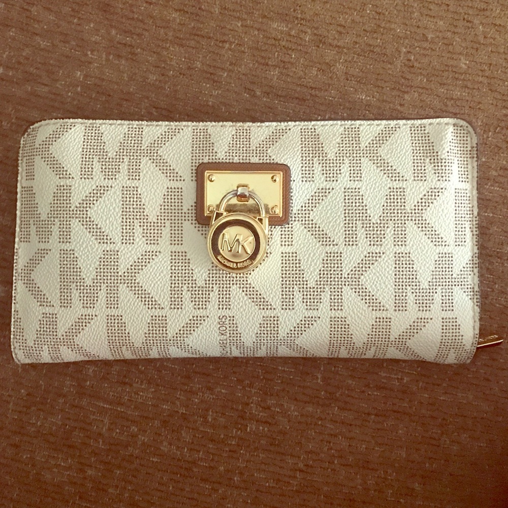 Michael Kors Wallet / Clutch