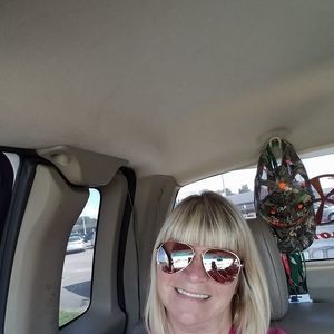 Meet your Posher, Cari