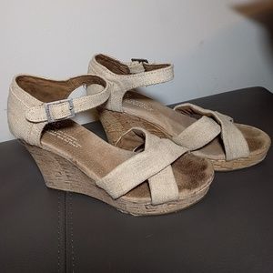 Well loved TOMs sandal wedges