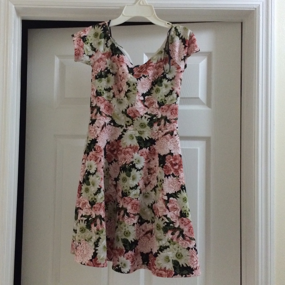 ❌❌❌ Sold ❌❌❌Jr Flower print dress