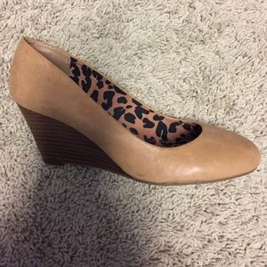 Wedge shoes