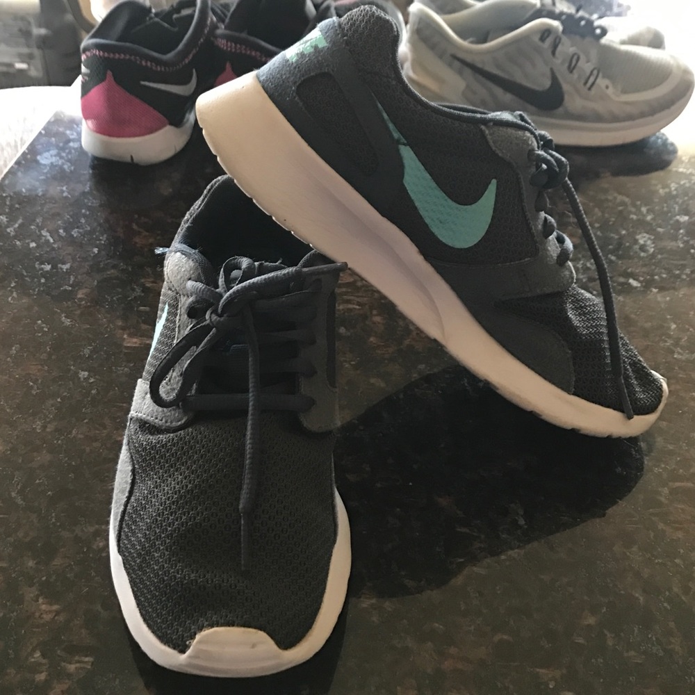 Womans nike shoes!