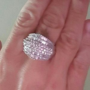 Ladies Diamond ring