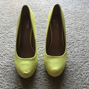 Mix #6 heels. BEAUTIFUL NEON YELLOW!