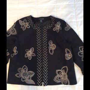Linen jacket in black with cream detailing