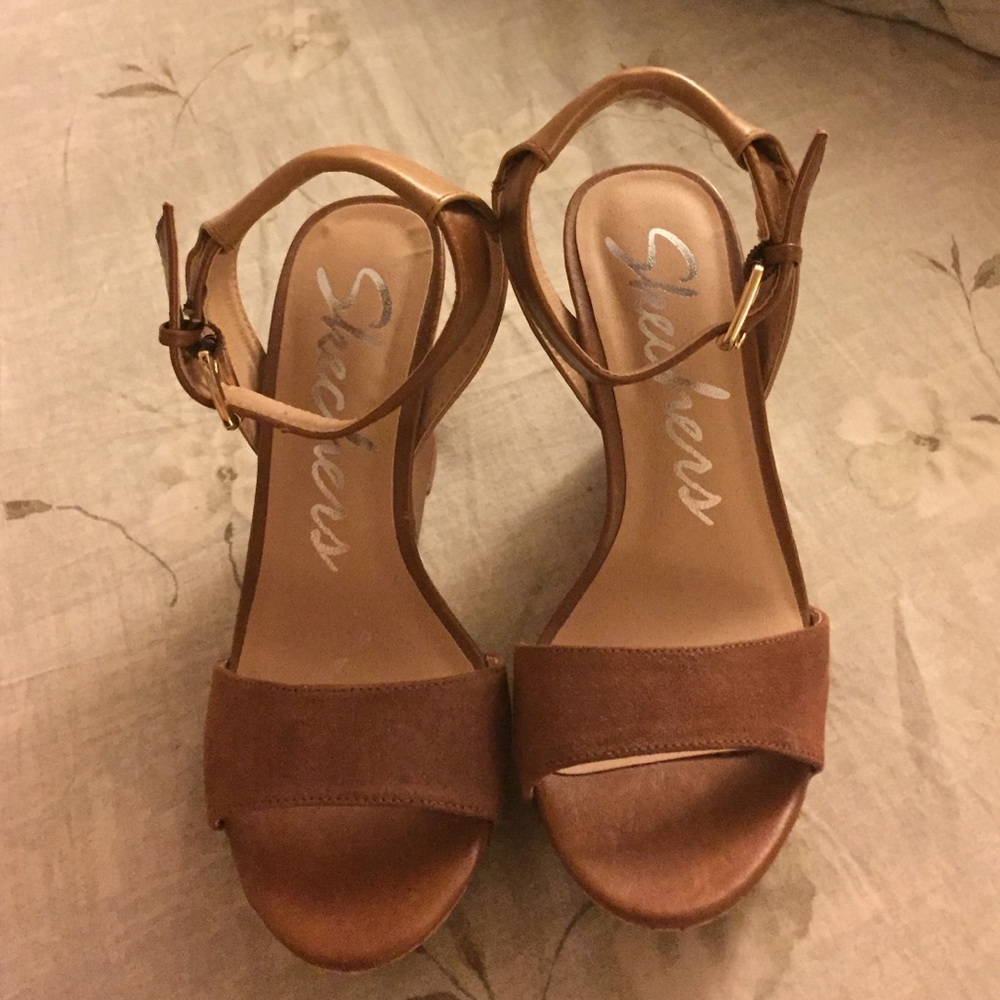 Skechers wedges super cute! Super comfy!