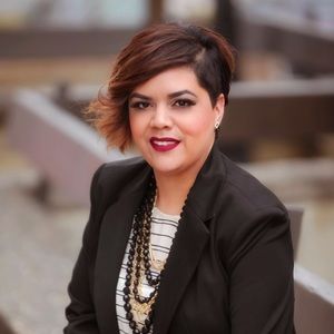 Meet your Posher, Esmeralda