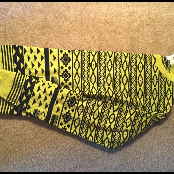 Aztec Print Sweater - Picture 2 of 3