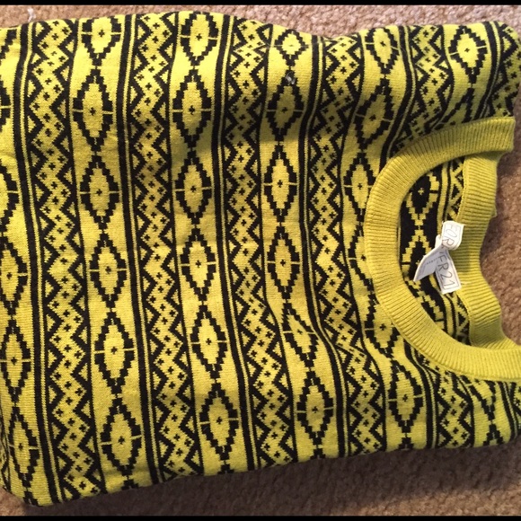 Aztec Print Sweater - Picture 3 of 3