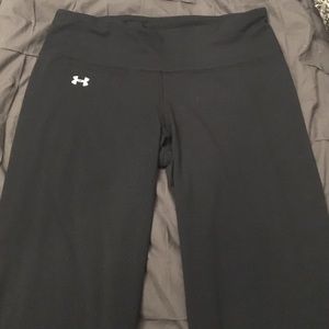 Black Under Armour flared yoga pants