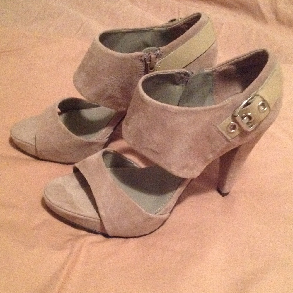 Cute Cute Cute.... Brandy Open Toe Platform Heels